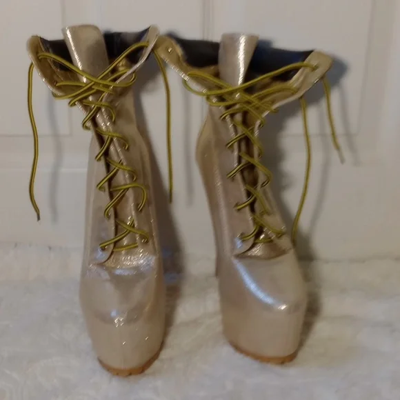 PAZZLE JAYLO GOLD HIGH HEELED PLATFORM BOOTS, SIZE 10 - Picture 2 of 13